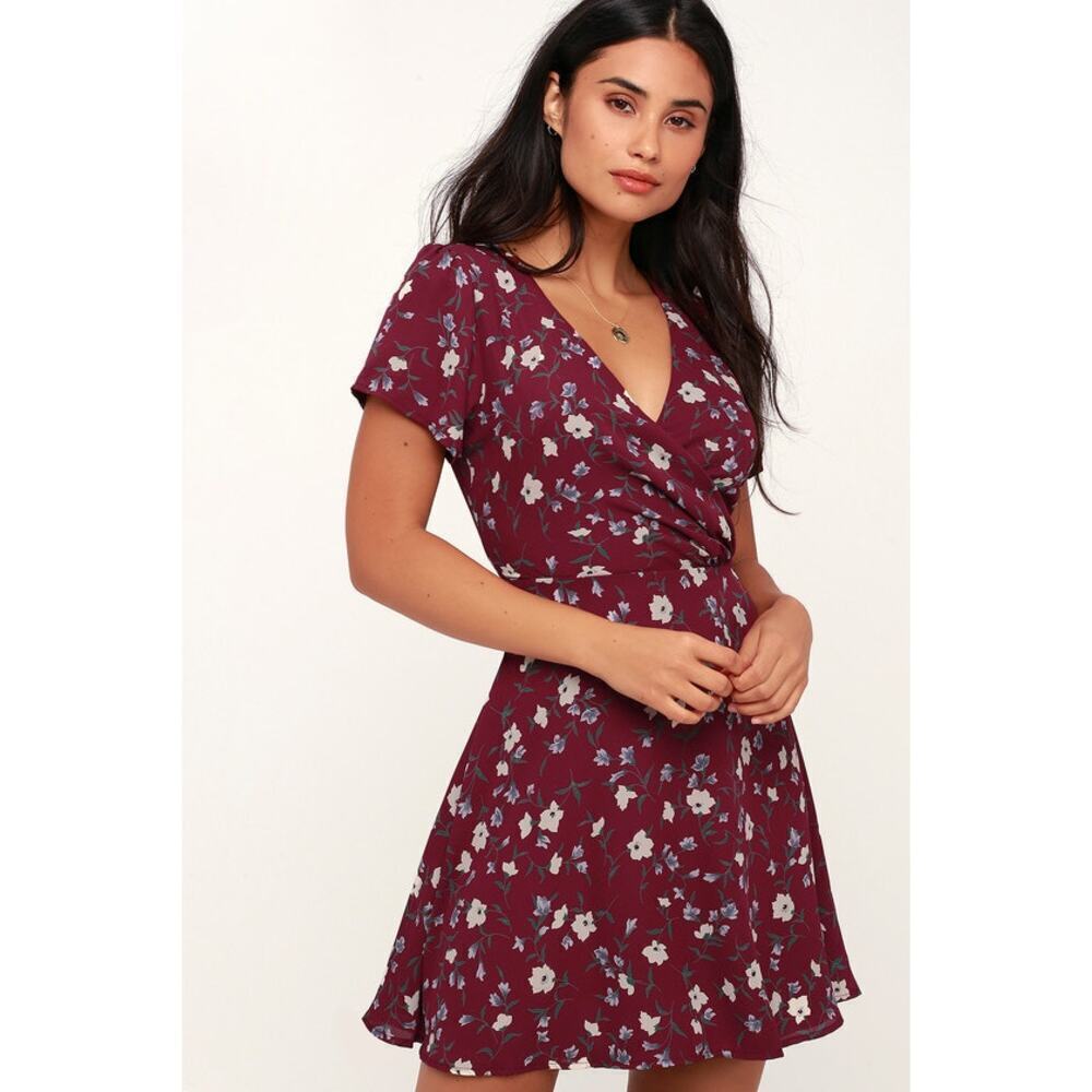 Lulus Dolly Burgundy Floral Print Short Sleeve Surplice Dress Size Medium
